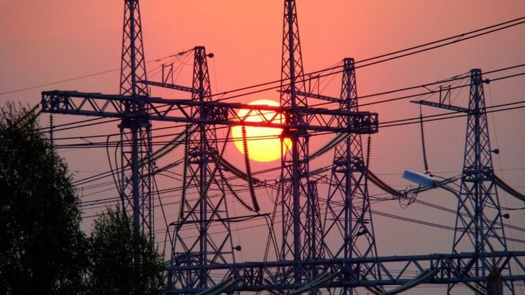 El Gobierno refuerza la red eléctrica para integrar más energías renovables