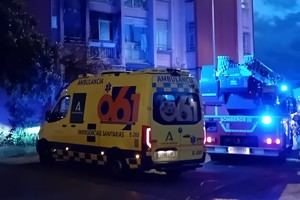Incendio en Granada deja diez personas afectadas por humo