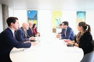 Óscar López y el CEO de Oracle discuten sobre la colaboración en tecnología y nube en España