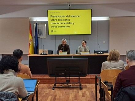 Un informe revela un aumento de adicciones comportamentales entre jóvenes en España