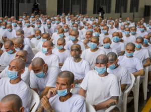 El Salvador inicia un juicio masivo contra 500 miembros de la mara Salvatrucha por 47.000 delitos