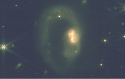 El telescopio James Webb descubre moléculas orgánicas en una galaxia distante