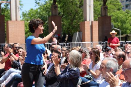 Elma Saiz critica los recortes de la derecha y defiende avances sociales con la izquierda