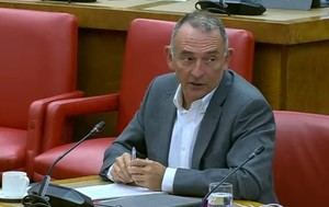 Enrique Santiago critica la gestión del PP en incendios y advierte sobre futuras catástrofes