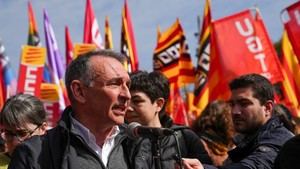 Enrique Santiago pide a la derecha que apoye la reducción de la jornada laboral