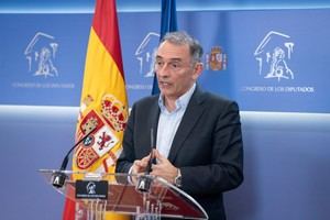 IU propone multas de tráfico ajustadas a los ingresos del infractor en el Congreso