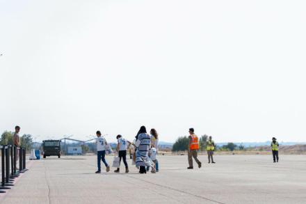 España completa la evacuación de 44 menores gazatíes y sus familias por razones humanitarias