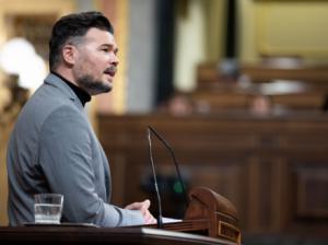 Rufián cree que la dimisión de Mazón ha estado 