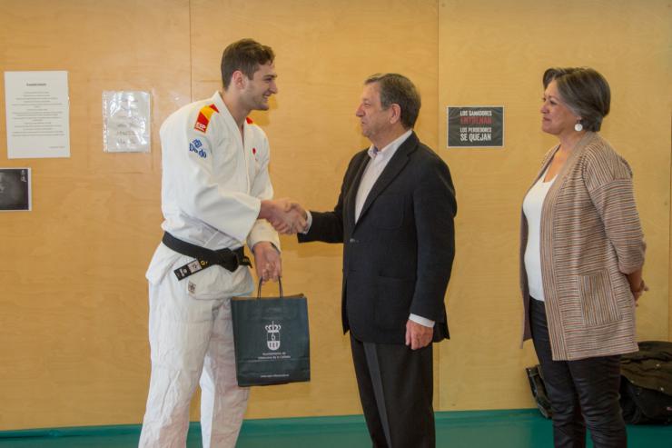 El campeón del mundo de Judo visita la Escuela Municipal de Artes Marciales de Villanueva de la Cañada