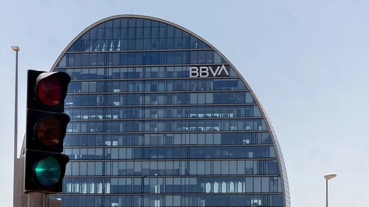 BBVA impugna ante el Supremo el veto del Gobierno a su fusión con Sabadell