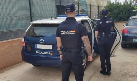 Hallado muerto: Olvidó a su bebé en el interior de un coche en Linares