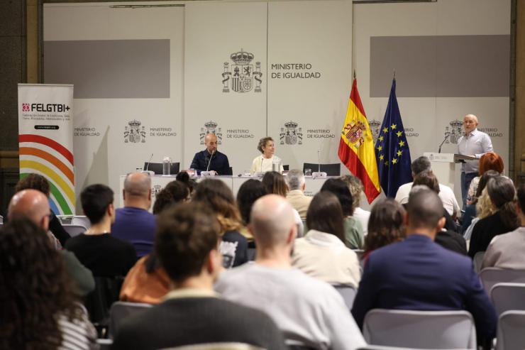 Solo el 16.5% denuncia: La Federación LGTBI+ demanda un Pacto de Estado contra el aumento del odio organizado y violento