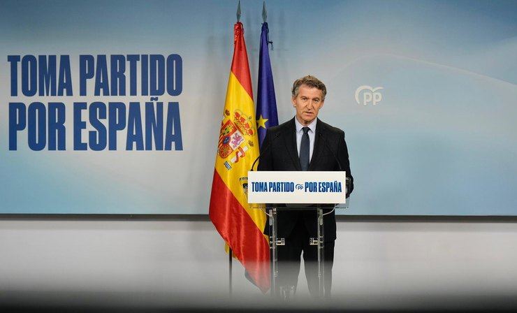 Feijóo organiza una protesta contra Sánchez tras la prisión de Ábalos, pero no presentará una moción de censura