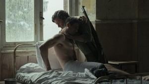 Llega el tráiler de 'La bola negra', la película que encumbro a Calvo y Ambrossi en Cannes