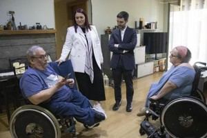 Gobierno y CCAA destinan más de 2.000 millones para reformar los cuidados en el hogar