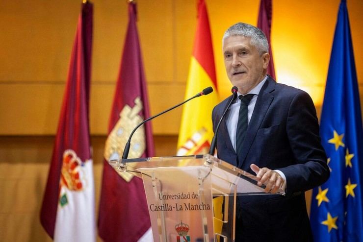 Grande-Marlaska destaca la importancia de los nuevos técnicos en el sistema penitenciario español