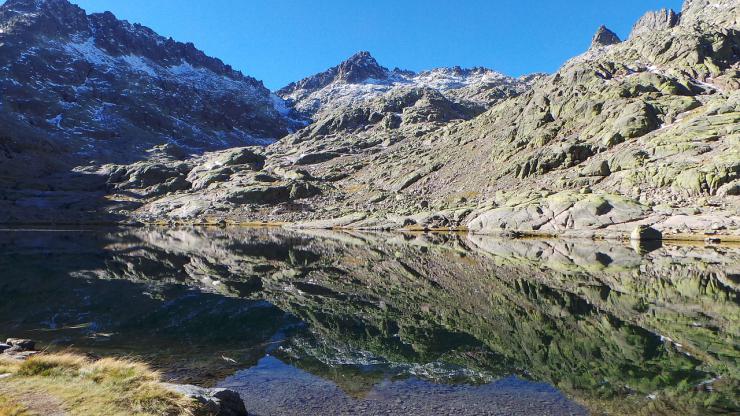 Evacuada una senderista tras caerse en la Sierra de Gredos