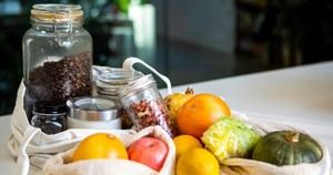 Greenpeace pide eliminar excepciones en venta a granel de frutas y hortalizas para combatir el plástico
