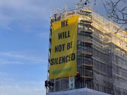 Silencio o resistencia: La audaz protesta de Greenpeace que desafía a las grandes petroleras