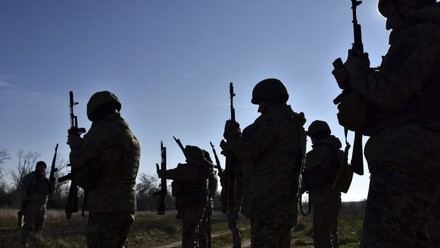 Ucrania desplaza soldados de defensa aérea a la infantería por falta de efectivos