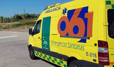 Hombre gravemente herido tras caer por el colapso de un techo en Cádiz