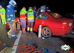 Colisión entre dos turismos deja a sus conductores heridos en Baiña