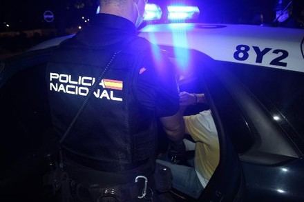La Policía desmantela una red criminal y libera a 18 mujeres esclavizadas en clubes de alterne