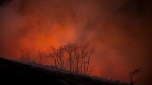 Última hora de los incendios forestales en España: Las Médulas y Ourense en alerta máxima