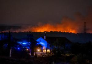 Incendio en Huelva obliga a evacuar a más de 360 personas