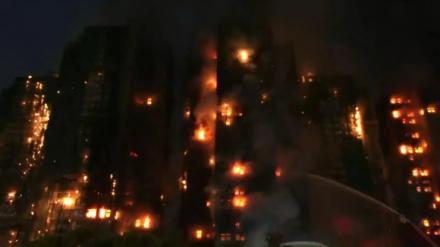 Incendio en Hong Kong deja al menos 36 muertos y tres detenidos por homicidio involuntario