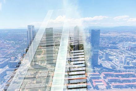 Incendio y desalojo de la Torre Moeve de Madrid, uno de sus cuatro rascacielos ya emblemáticos