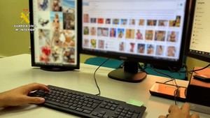 Menor investigado por alterar y compartir imágenes de compañeras con IA en Valencia