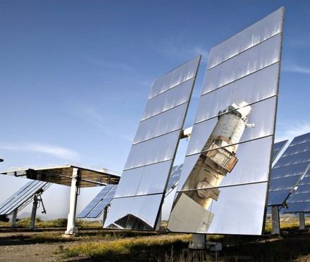 Desarrollan un sistema de IA en Andalucía para optimizar plantas solares