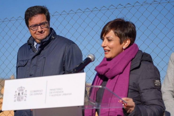 Isabel Rodríguez destaca la colaboración público-privada en la construcción de 152 viviendas en Velilla de San Antonio