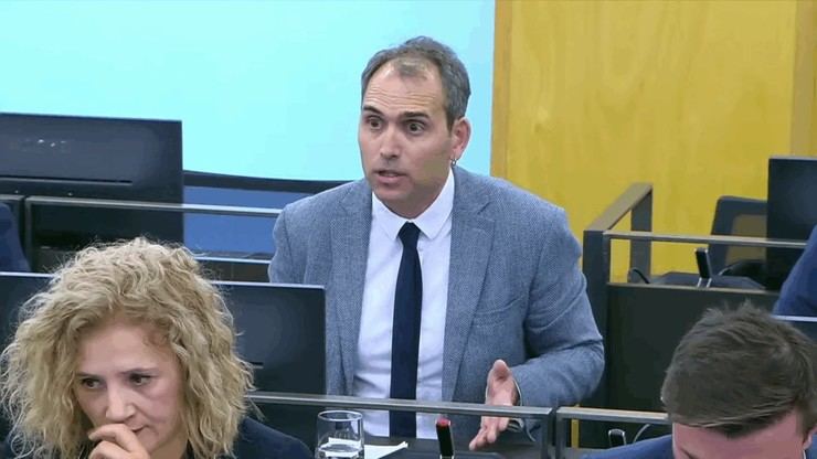 IU impulsa en el Congreso medidas para facilitar acciones de comunidades de vecinos contra pisos turísticos