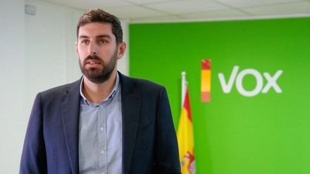 Antelo de Vox denuncia falsedad documental y amenaza con acciones legales