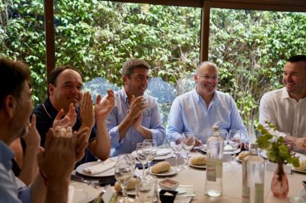 Feijóo y Abascal pactan tras la dimisión de Mazón y todo apunta a Pérez Llorca como sustituto