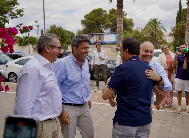 Feijóo y Abascal pactan tras la dimisión de Mazón y todo apunta a Pérez Llorca como sustituto