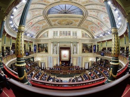 Rechazo en el Congreso: La controvertida propuesta de Vox para prohibir el burka solo obtiene el respaldo del PP