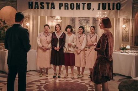 Elena lucha con sus emociones ante la partida de Julio en 'La Favorita 1922'