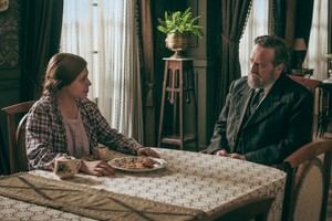 Elena se enfrenta al peligro oculto de su suegro en 'La Favorita 1922'