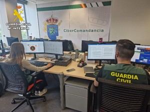 Desmantelan estafa de SMS falsos que suplantaba a un banco