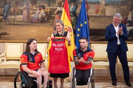 La ministra Tolón celebra los logros del baloncesto en silla de ruedas español