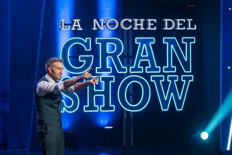 Telecinco estrena 'La noche del gran show' con Dani Martínez y Lola Lolita como invitada principal