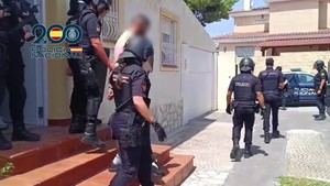 Detienen en Benidorm a dos fugitivos franceses ocultos en un chalet vacacional