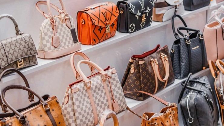 Falsificaciones y logística: desafíos comerciales en Navidad