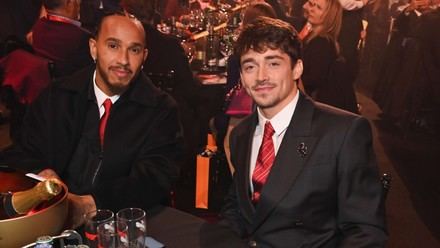 Leclerc destaca el cambio positivo en Ferrari con la llegada de Hamilton