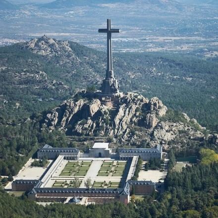Maíllo critica la 'pantomima' de resignificación del Valle de Cuelgamuros y exige transparencia en las negociaciones