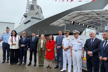 Robles resalta la modernización de la Armada en la botadura de la fragata F-111 'Bonifaz'