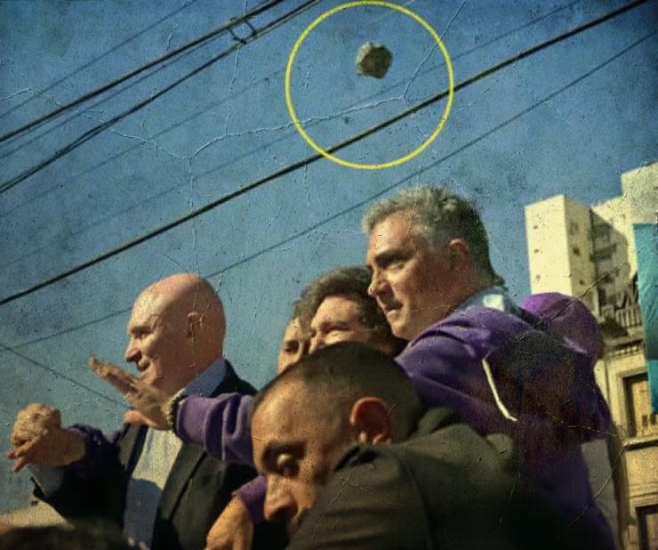 Milei es recibido a pedradas en un acto electoral en Buenos Aires y tiene que ser evacuado
